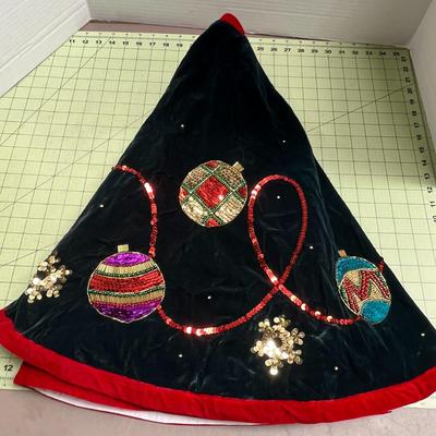 Vintage Christmas Tree Skirt, Hand Beaded Tree Skirt