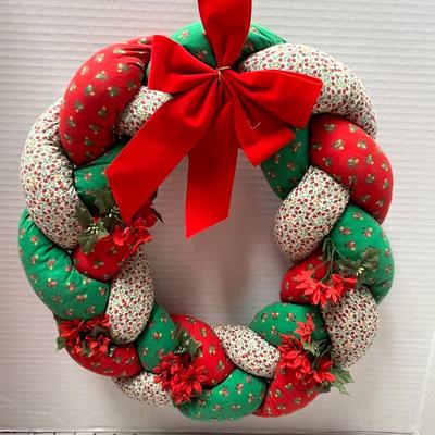 Vintage Plush Braided Large Christmas Wreath & 6 Feet Of Lighted Christmas Garland