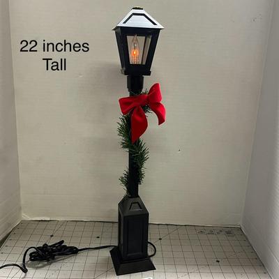 Byers' Choice Flickering 22" Lamp Post With Red Bow And Garland