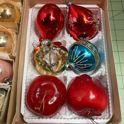 Vintage Antique 1960's German Deep Star Indent Christmas Tree Ornaments Baubles Mercury Christmas Glass