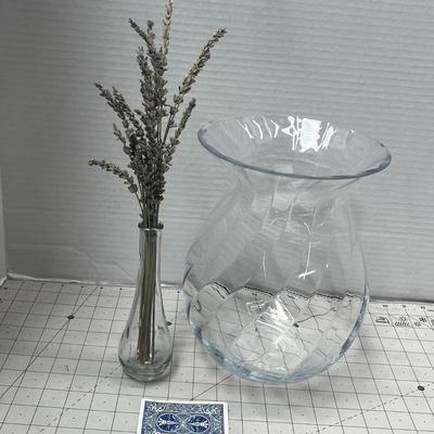 Beautiful Large 1 gal. Glass vase, Small vase & Wire Wreath