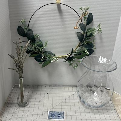 Beautiful Large 1 gal. Glass vase, Small vase & Wire Wreath