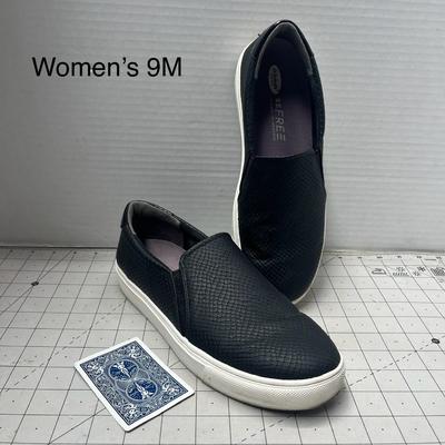 Womens Nova Sneaker Black