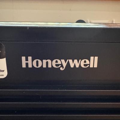 Honeywell HPA201 Air Purifier (LLR-DZ)