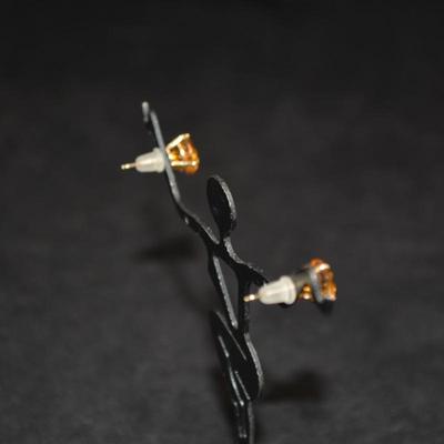 14k Gold w/ Citrine Studs 1.3g