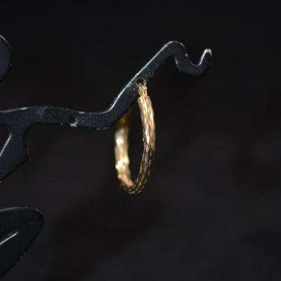10k Gold Etched Hoop Earrings 0.9g