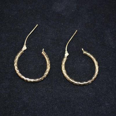 10k Gold Etched Hoop Earrings 0.9g