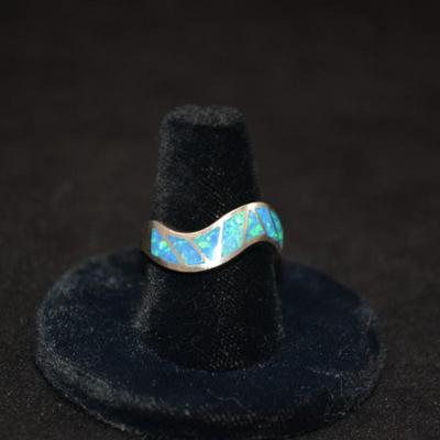 925 Sterling Ring w/ Opal Chips in Resin Size 8, 5.3g