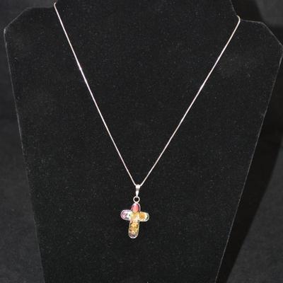 925 Sterling Box Chain w/ Flowers in Resin Cross Pendant 18”, 4.5g