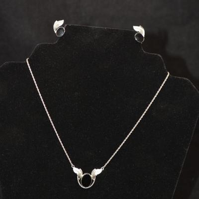 Matching Sterling Necklace & Screw-On Earrings w/ Onyx 16”, 7.5g