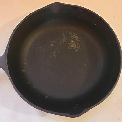 No. 5 Cast Iron Pan and Utensils (LR-KD)
