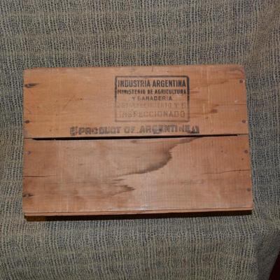 Vintage WILSON’S Corned Beef Crate, Argentina 18”x12”x8.25”