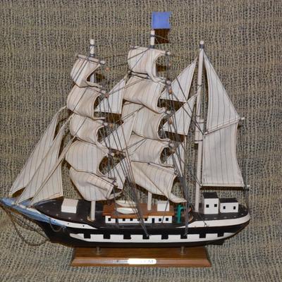 Vintage Model Tall Shipp ‘Belem’ 19”x19”x 3.5”