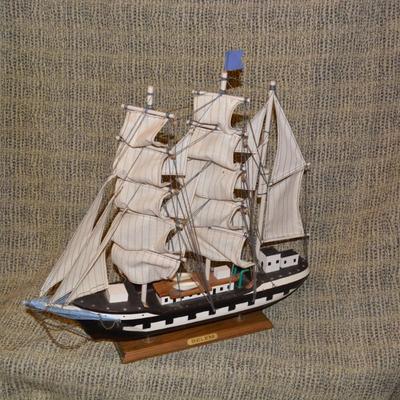 Vintage Model Tall Shipp ‘Belem’ 19”x19”x 3.5”