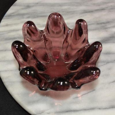 Vintage Amethyst Eight Finger Bowl w/ Matching Glass Apple