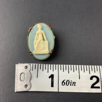 -104- CAMEO | Pink Ring & Light Blue Pin
