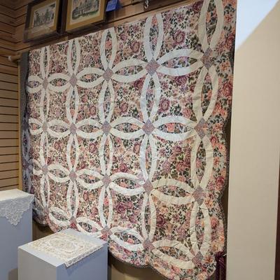Vintage Double Wedding Ring Hand Pieced Hand Stitched Full Quilt 84"x82"