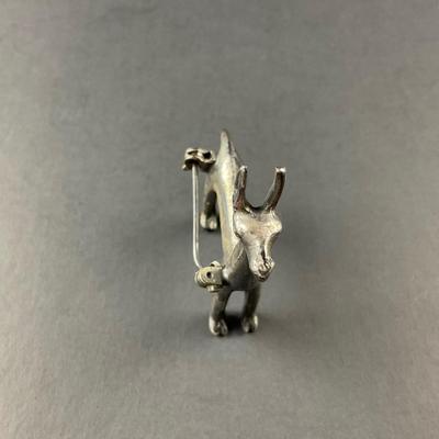 -111- SILVER | Unmarked Llama Pin