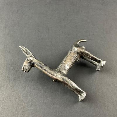 -111- SILVER | Unmarked Llama Pin