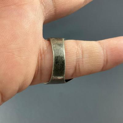 -114- COSTUME JEWELRY | Colored Stone Ring