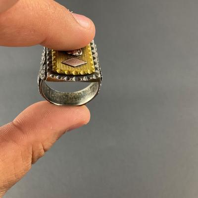 -115- COSTUME JEWELRY | Indian Gold Tone Men’s Ring