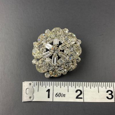 -126- BROOCH | Weiss Rhinestone Pin | Marked