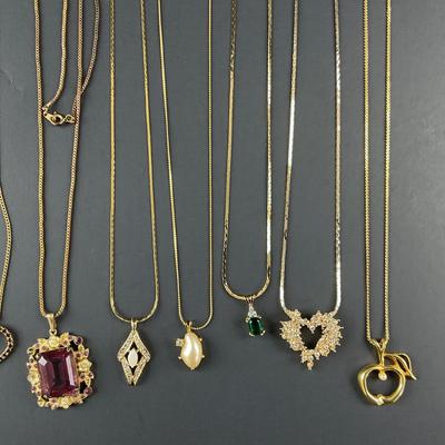 -135- COSTUME JEWELRY | 14 Pieces Of Miscellaneous Gold Tone Necklaces