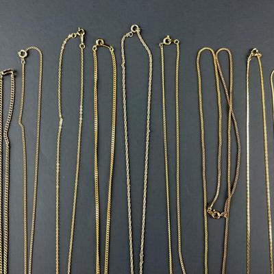 -135- COSTUME JEWELRY | 14 Pieces Of Miscellaneous Gold Tone Necklaces