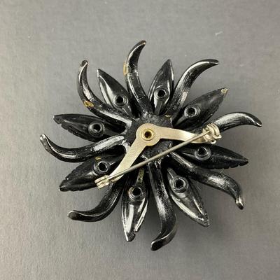 -137- BROOCH | Miscellaneous Green Colored Pins