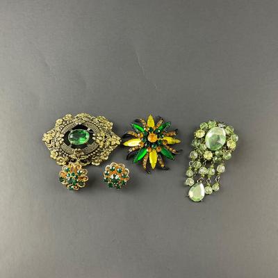 -137- BROOCH | Miscellaneous Green Colored Pins