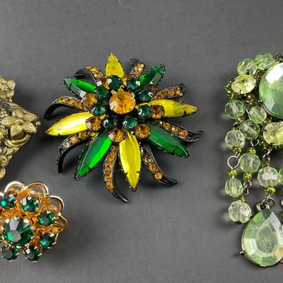 -137- BROOCH | Miscellaneous Green Colored Pins