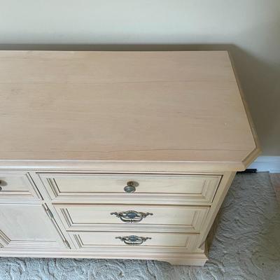 LEXINGTON Blonde 8 Drawer Long Dresser with Mirror