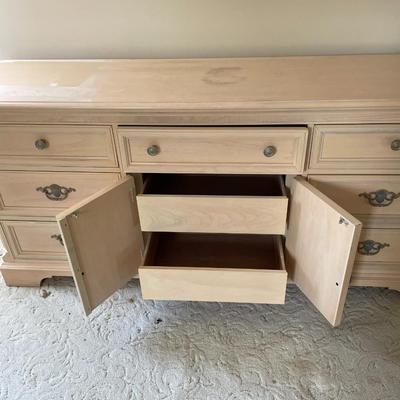 LEXINGTON Blonde 8 Drawer Long Dresser with Mirror