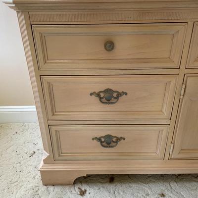 LEXINGTON Blonde 8 Drawer Long Dresser with Mirror