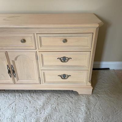 LEXINGTON Blonde 8 Drawer Long Dresser with Mirror