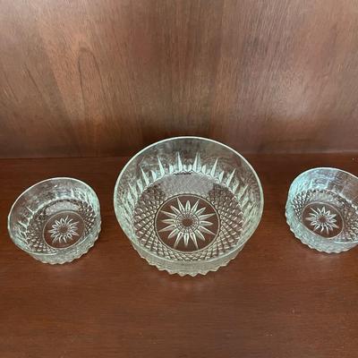 Arcoroc France Starburst Diamond Clear Glass Salad and Serving Bowls. Set of 3