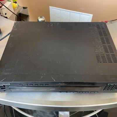 Magnavox CDB 583 Vintage Compact 6 disc CD Player Dual 16BIt Digital Converter.