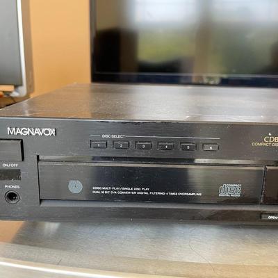 Magnavox CDB 583 Vintage Compact 6 disc CD Player Dual 16BIt Digital Converter.