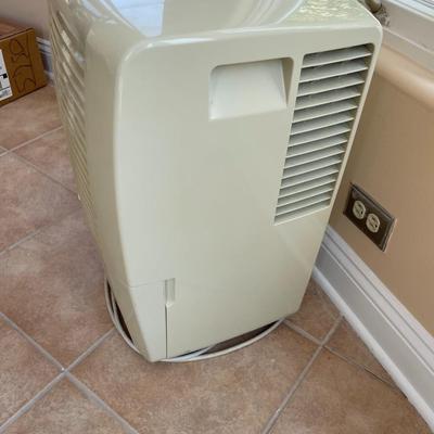 FRIGIDAIRE 50-PINT Dehumidifier