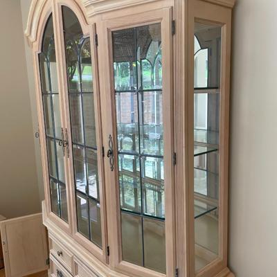 Lexington Furniture Buffet/ Hutch