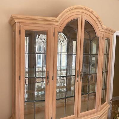 Lexington Furniture Buffet/ Hutch