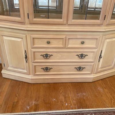 Lexington Furniture Buffet/ Hutch
