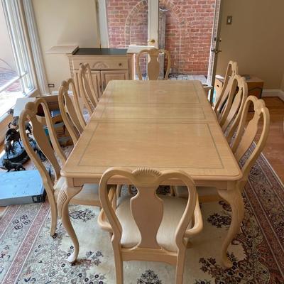 Lexington Dinning Room Set With Leaves and 8 Chairs