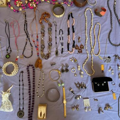 Lot Assorted Jewelry