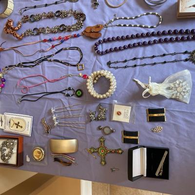 Lot Assorted Jewelry