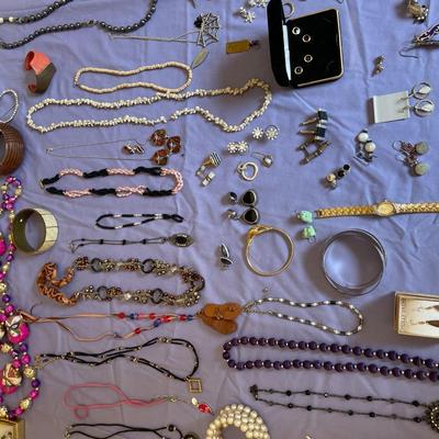 Lot Assorted Jewelry