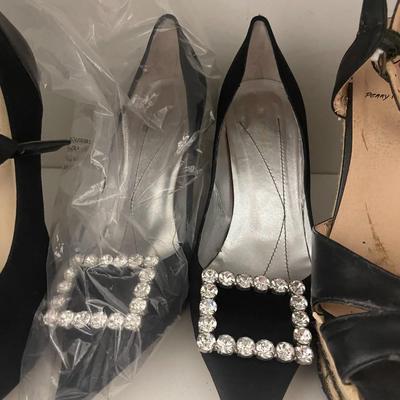Lot of women's shoes