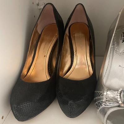 Lot of women's shoes