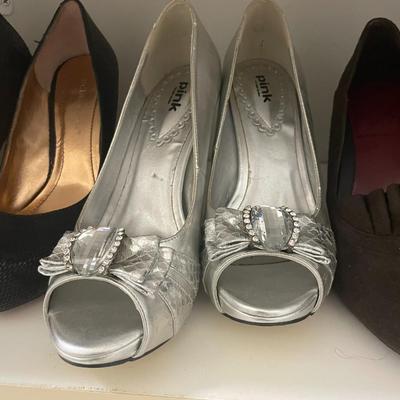 Lot of women's shoes