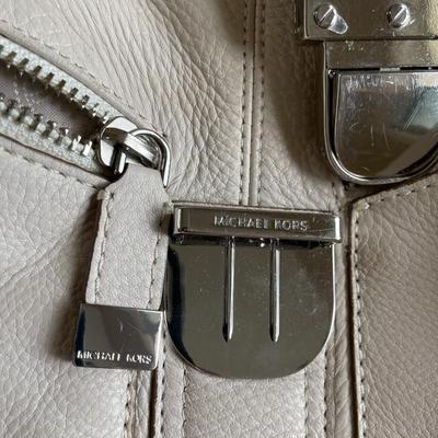 Women's Purse / Michael Kors white leather purse